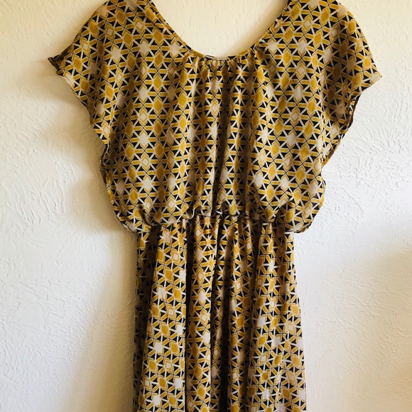 3/$12 Mid Century Style Geometric Pattern Dress Size Small - Picture 4 of 4